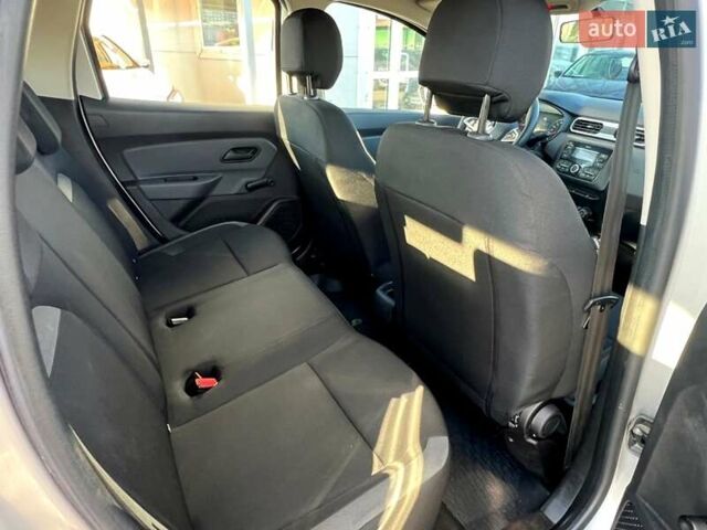 Серый Рено Дастер, объемом двигателя 1.5 л и пробегом 191 тыс. км за 13900 $, фото 43 на Automoto.ua