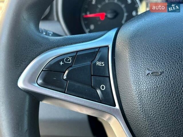 Серый Рено Дастер, объемом двигателя 1.5 л и пробегом 191 тыс. км за 13900 $, фото 30 на Automoto.ua