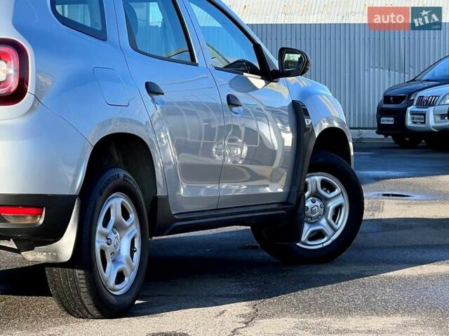 Серый Рено Дастер, объемом двигателя 1.5 л и пробегом 191 тыс. км за 13900 $, фото 19 на Automoto.ua