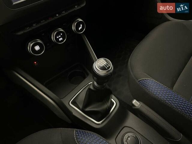 Серый Рено Дастер, объемом двигателя 1.6 л и пробегом 98 тыс. км за 16210 $, фото 19 на Automoto.ua