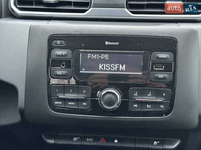 Серый Рено Дастер, объемом двигателя 1.46 л и пробегом 185 тыс. км за 14000 $, фото 33 на Automoto.ua