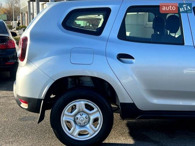 Серый Рено Дастер, объемом двигателя 1.5 л и пробегом 191 тыс. км за 13900 $, фото 16 на Automoto.ua