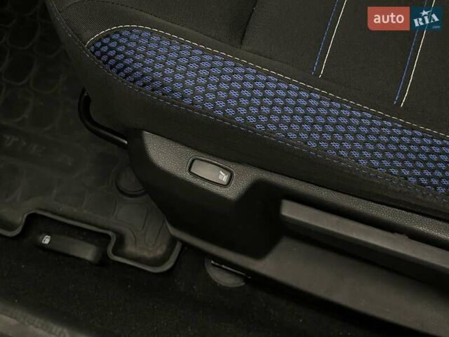 Серый Рено Дастер, объемом двигателя 1.6 л и пробегом 98 тыс. км за 16210 $, фото 14 на Automoto.ua