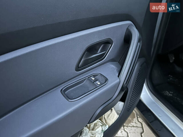 Серый Рено Дастер, объемом двигателя 1.46 л и пробегом 200 тыс. км за 14200 $, фото 24 на Automoto.ua