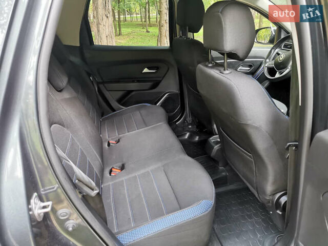 Серый Рено Дастер, объемом двигателя 1.46 л и пробегом 83 тыс. км за 18800 $, фото 13 на Automoto.ua