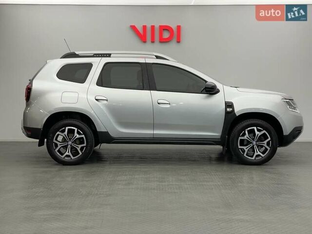 Серый Рено Дастер, объемом двигателя 1.6 л и пробегом 98 тыс. км за 16210 $, фото 3 на Automoto.ua