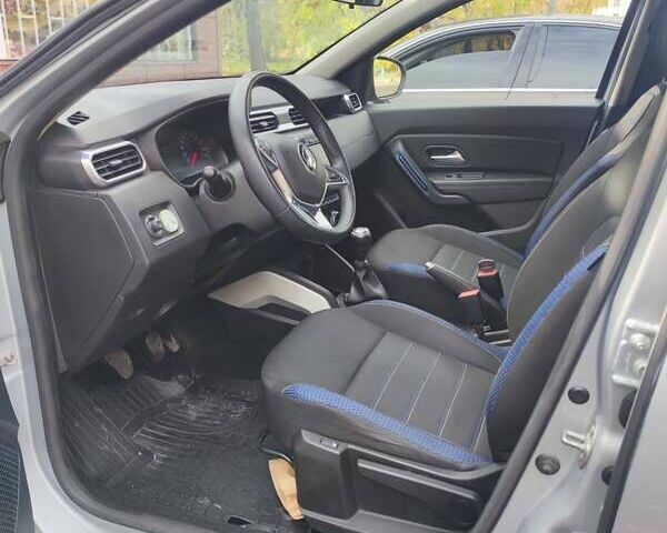 Сірий Рено Дастер, об'ємом двигуна 1.6 л та пробігом 177 тис. км за 12500 $, фото 5 на Automoto.ua