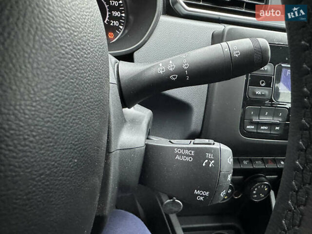 Серый Рено Дастер, объемом двигателя 1.46 л и пробегом 185 тыс. км за 14000 $, фото 46 на Automoto.ua