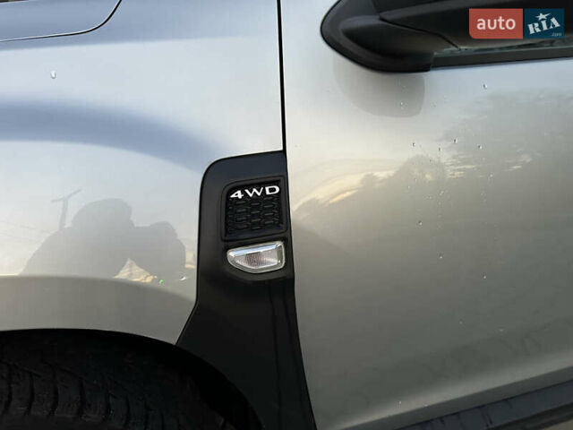 Серый Рено Дастер, объемом двигателя 1.46 л и пробегом 200 тыс. км за 14200 $, фото 9 на Automoto.ua