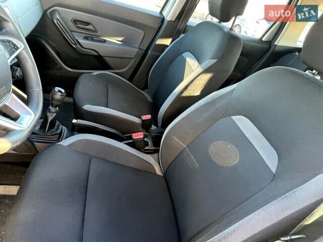 Серый Рено Дастер, объемом двигателя 1.5 л и пробегом 191 тыс. км за 13900 $, фото 26 на Automoto.ua