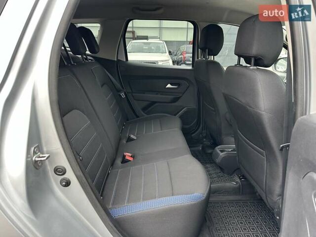 Сірий Рено Дастер, об'ємом двигуна 1.46 л та пробігом 88 тис. км за 18950 $, фото 31 на Automoto.ua