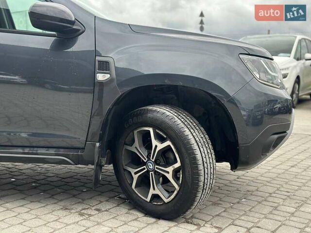 Серый Рено Дастер, объемом двигателя 1.6 л и пробегом 38 тыс. км за 14690 $, фото 12 на Automoto.ua