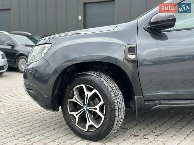 Серый Рено Дастер, объемом двигателя 1.6 л и пробегом 38 тыс. км за 14690 $, фото 4 на Automoto.ua