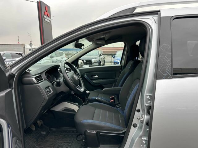 Сірий Рено Дастер, об'ємом двигуна 1.5 л та пробігом 88 тис. км за 18950 $, фото 12 на Automoto.ua