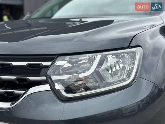 Серый Рено Дастер, объемом двигателя 1.6 л и пробегом 38 тыс. км за 14690 $, фото 1 на Automoto.ua