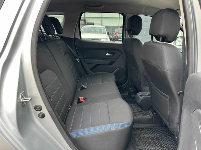 Сірий Рено Дастер, об'ємом двигуна 1.5 л та пробігом 88 тис. км за 18950 $, фото 20 на Automoto.ua