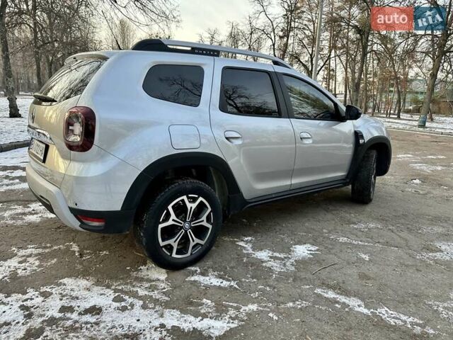Серый Рено Дастер, объемом двигателя 1.5 л и пробегом 150 тыс. км за 16500 $, фото 6 на Automoto.ua