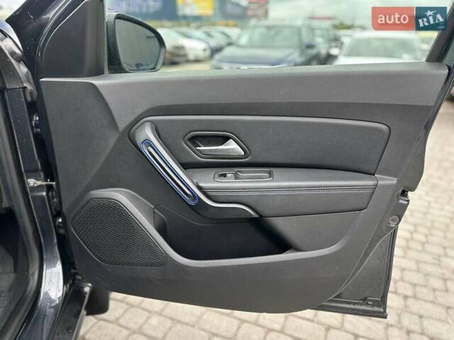 Серый Рено Дастер, объемом двигателя 1.6 л и пробегом 38 тыс. км за 14690 $, фото 32 на Automoto.ua