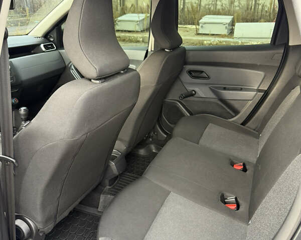 Серый Рено Дастер, объемом двигателя 1.5 л и пробегом 58 тыс. км за 15500 $, фото 8 на Automoto.ua