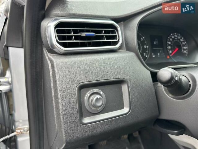 Сірий Рено Дастер, об'ємом двигуна 1.46 л та пробігом 88 тис. км за 18950 $, фото 14 на Automoto.ua