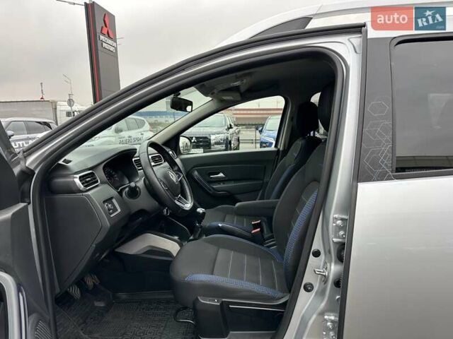 Сірий Рено Дастер, об'ємом двигуна 1.46 л та пробігом 88 тис. км за 18950 $, фото 16 на Automoto.ua