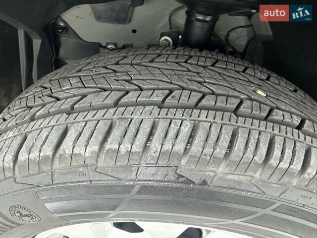 Серый Рено Дастер, объемом двигателя 1.6 л и пробегом 20 тыс. км за 19400 $, фото 24 на Automoto.ua