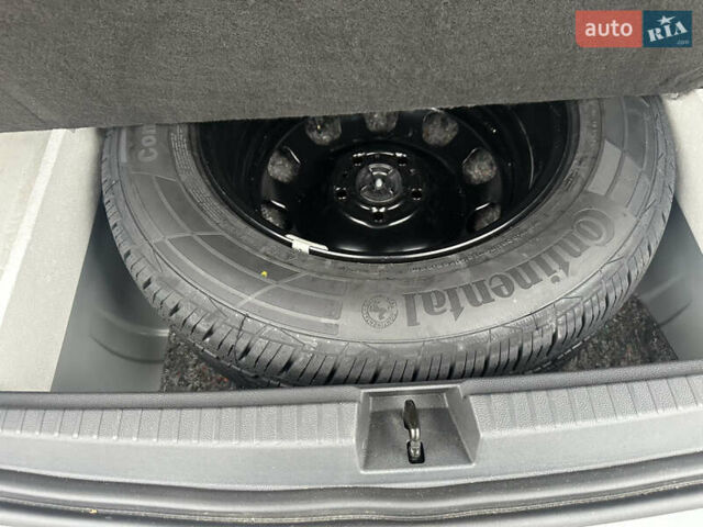 Серый Рено Дастер, объемом двигателя 1.6 л и пробегом 20 тыс. км за 19400 $, фото 33 на Automoto.ua