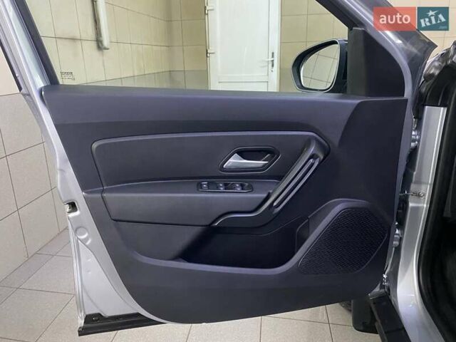 Рено Дастер 2022 в Умани на Automoto.ua Серый Рено Дастер, объемом двигателя 1.6 л и пробегом 69 тыс. км за 19999 $, фото 20 на Automoto.ua