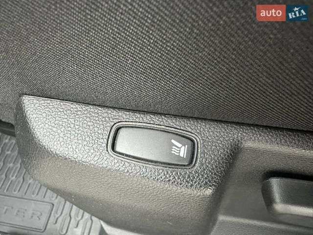 Серый Рено Дастер, объемом двигателя 1.6 л и пробегом 20 тыс. км за 19400 $, фото 29 на Automoto.ua