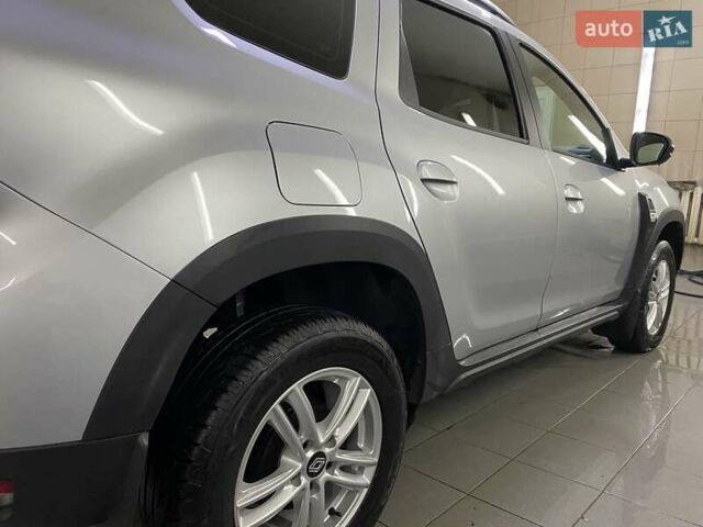 Рено Дастер 2022 в Умани на Automoto.ua Серый Рено Дастер, объемом двигателя 1.6 л и пробегом 69 тыс. км за 19999 $, фото 14 на Automoto.ua