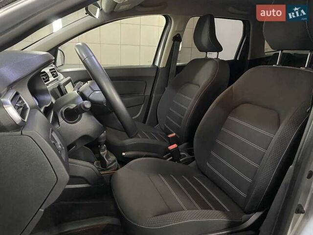 Рено Дастер 2022 в Умани на Automoto.ua Серый Рено Дастер, объемом двигателя 1.6 л и пробегом 69 тыс. км за 19999 $, фото 21 на Automoto.ua
