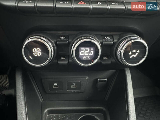 Серый Рено Дастер, объемом двигателя 1.6 л и пробегом 20 тыс. км за 19400 $, фото 45 на Automoto.ua