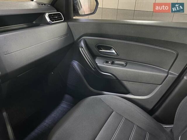 Рено Дастер 2022 в Умани на Automoto.ua Серый Рено Дастер, объемом двигателя 1.6 л и пробегом 69 тыс. км за 19999 $, фото 36 на Automoto.ua