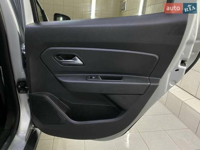 Рено Дастер 2022 в Умани на Automoto.ua Серый Рено Дастер, объемом двигателя 1.6 л и пробегом 69 тыс. км за 19999 $, фото 24 на Automoto.ua