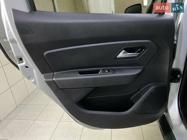 Рено Дастер 2022 в Умани на Automoto.ua Серый Рено Дастер, объемом двигателя 1.6 л и пробегом 69 тыс. км за 19999 $, фото 22 на Automoto.ua