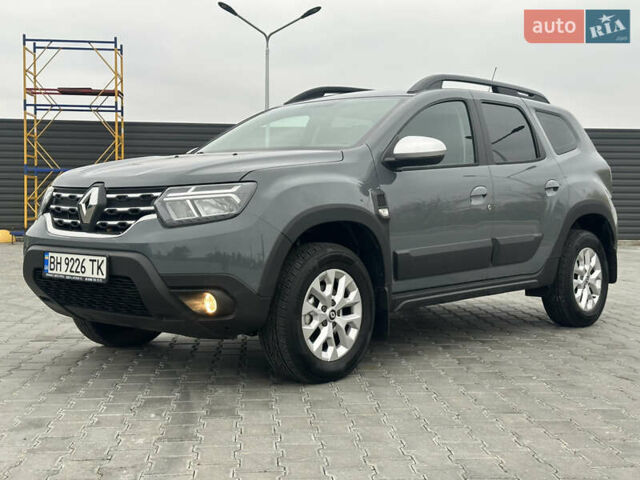 Серый Рено Дастер, объемом двигателя 1.6 л и пробегом 20 тыс. км за 19400 $, фото 3 на Automoto.ua