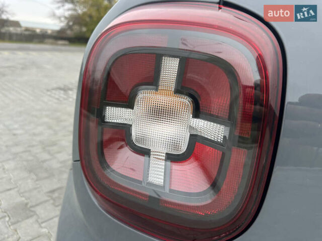 Серый Рено Дастер, объемом двигателя 1.6 л и пробегом 20 тыс. км за 19400 $, фото 35 на Automoto.ua