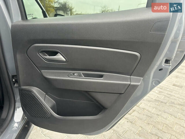 Серый Рено Дастер, объемом двигателя 1.6 л и пробегом 20 тыс. км за 19400 $, фото 36 на Automoto.ua