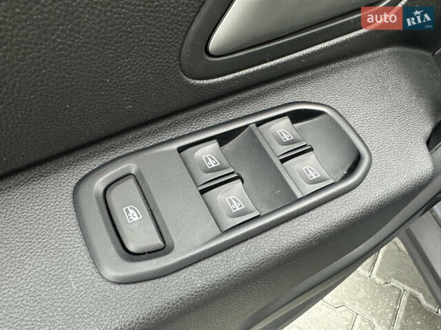 Серый Рено Дастер, объемом двигателя 1.6 л и пробегом 20 тыс. км за 19400 $, фото 26 на Automoto.ua