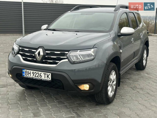 Серый Рено Дастер, объемом двигателя 1.6 л и пробегом 20 тыс. км за 19400 $, фото 2 на Automoto.ua