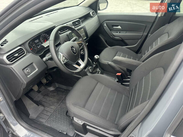 Серый Рено Дастер, объемом двигателя 1.6 л и пробегом 20 тыс. км за 19400 $, фото 27 на Automoto.ua