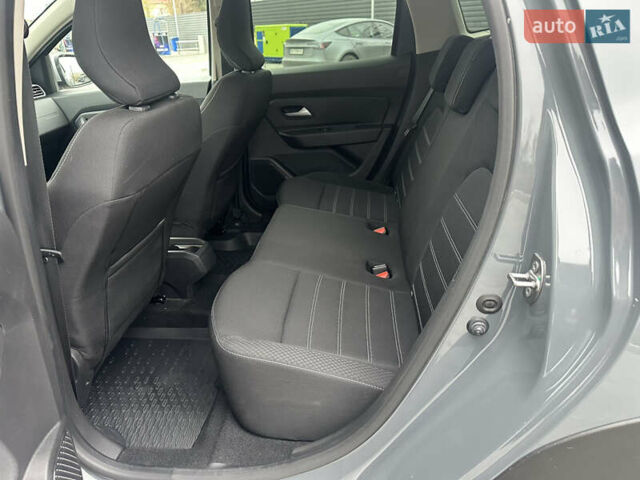 Серый Рено Дастер, объемом двигателя 1.6 л и пробегом 20 тыс. км за 19400 $, фото 31 на Automoto.ua