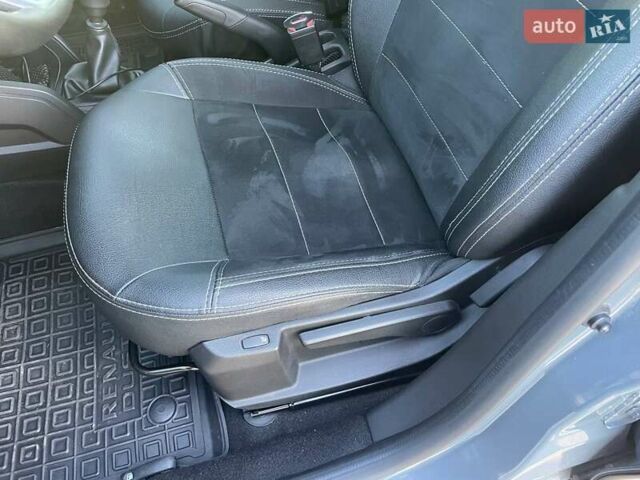 Серый Рено Дастер, объемом двигателя 1.46 л и пробегом 63 тыс. км за 23500 $, фото 1 на Automoto.ua