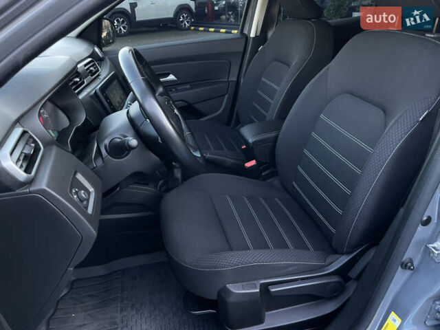 Серый Рено Дастер, объемом двигателя 1.5 л и пробегом 56 тыс. км за 18200 $, фото 12 на Automoto.ua