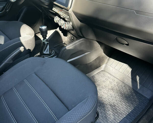 Серый Рено Дастер, объемом двигателя 1.46 л и пробегом 56 тыс. км за 18500 $, фото 12 на Automoto.ua