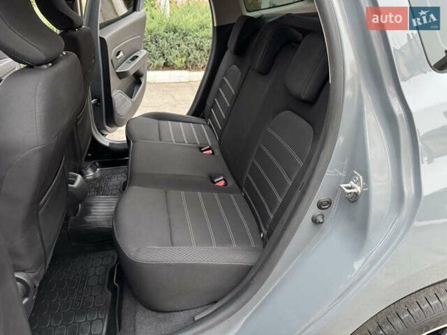 Серый Рено Дастер, объемом двигателя 1.5 л и пробегом 121 тыс. км за 19800 $, фото 15 на Automoto.ua