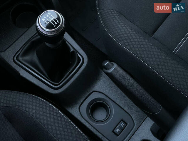 Серый Рено Дастер, объемом двигателя 1.5 л и пробегом 56 тыс. км за 18200 $, фото 19 на Automoto.ua