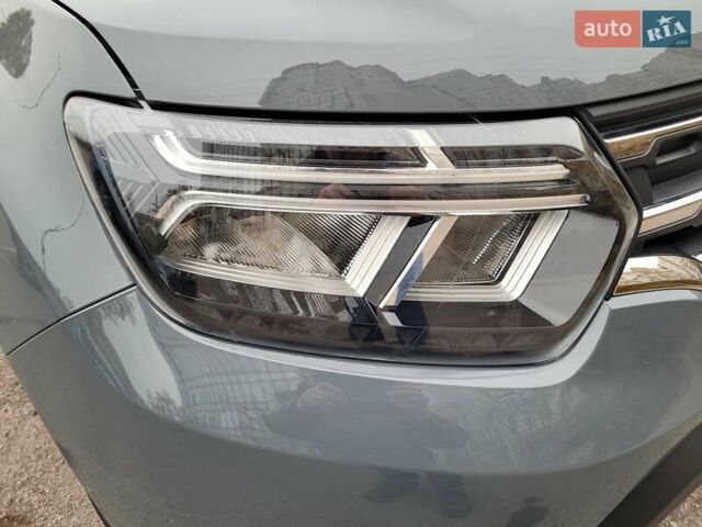 Серый Рено Дастер, объемом двигателя 1.6 л и пробегом 12 тыс. км за 18900 $, фото 26 на Automoto.ua