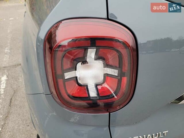 Серый Рено Дастер, объемом двигателя 1.6 л и пробегом 12 тыс. км за 18900 $, фото 24 на Automoto.ua