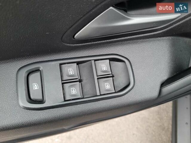 Серый Рено Дастер, объемом двигателя 1.6 л и пробегом 12 тыс. км за 18900 $, фото 14 на Automoto.ua